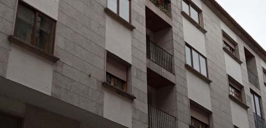 Piso de 4 habitaciones con balcón al lado de la Plaza de la Herrería.
