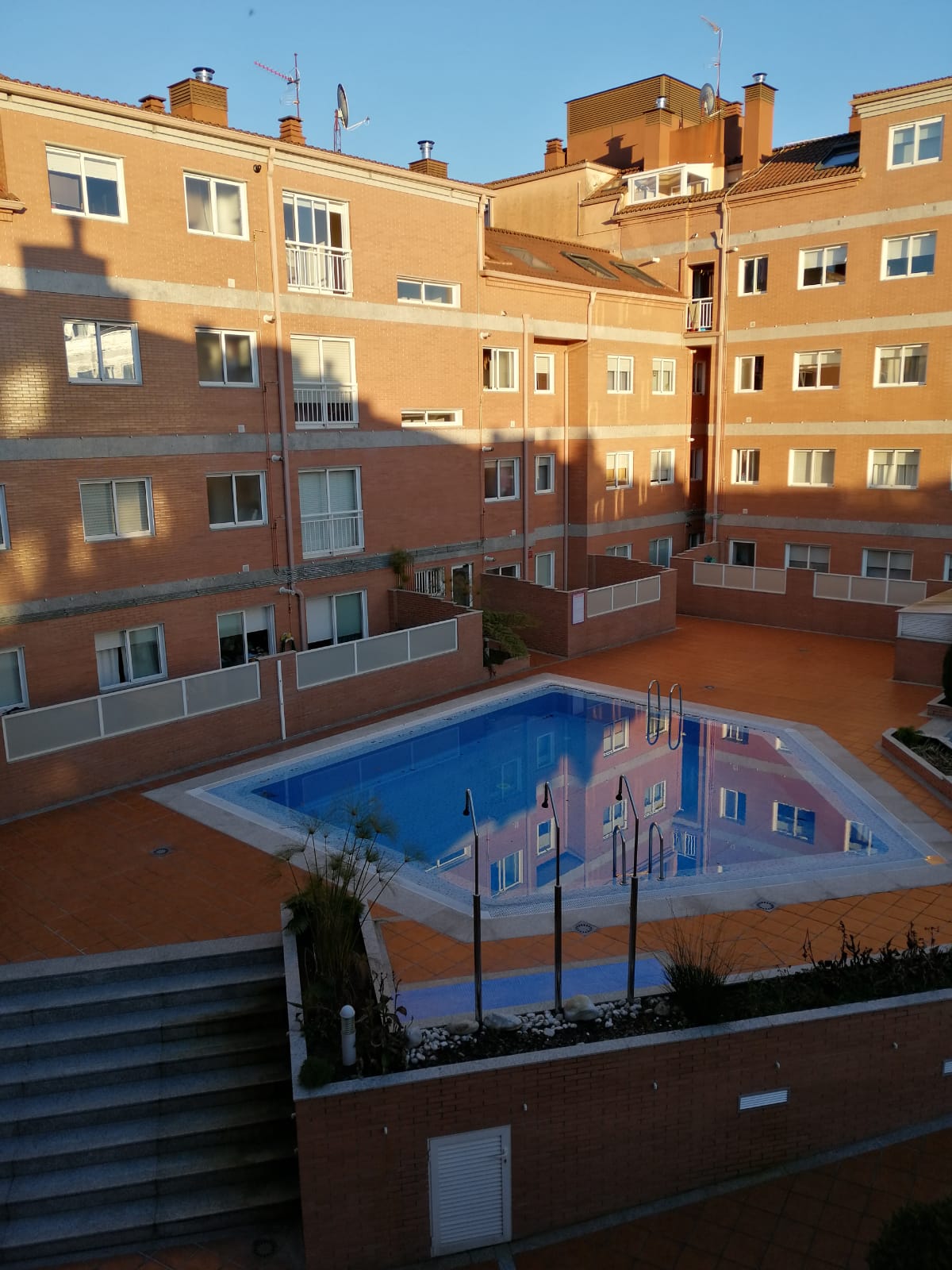 Piso en alquiler de 2 habitaciones en Rúa Santiña con piscina comunitaria exterior.