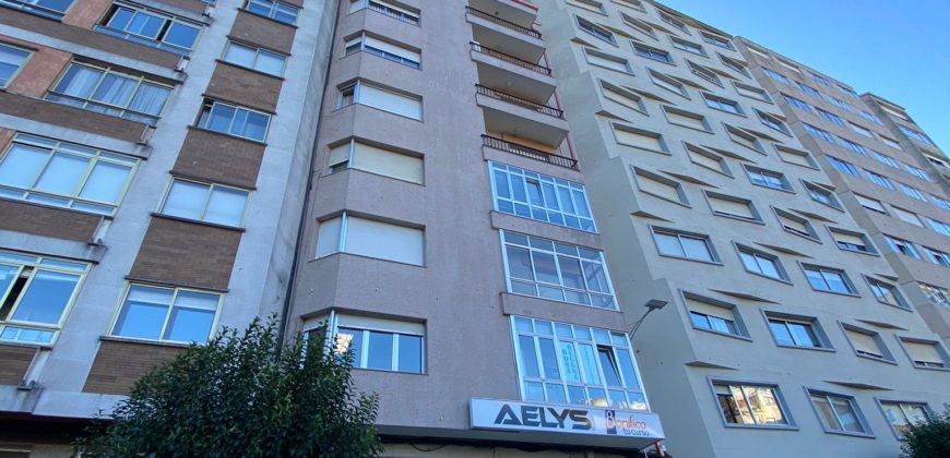 Piso en Venta de 4 habitaciones en el Centro de Pontevedra con Terraza