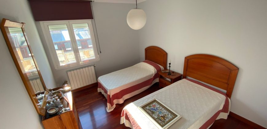 Piso en Venta de 4 habitaciones en el Centro de Pontevedra con Terraza