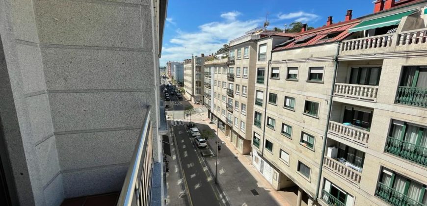 Se vende piso de 2 habitaciones con terraza en Avenida de Vigo
