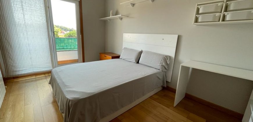 Se alquila piso de 3 habitaciones zona UNED Pontevedra.