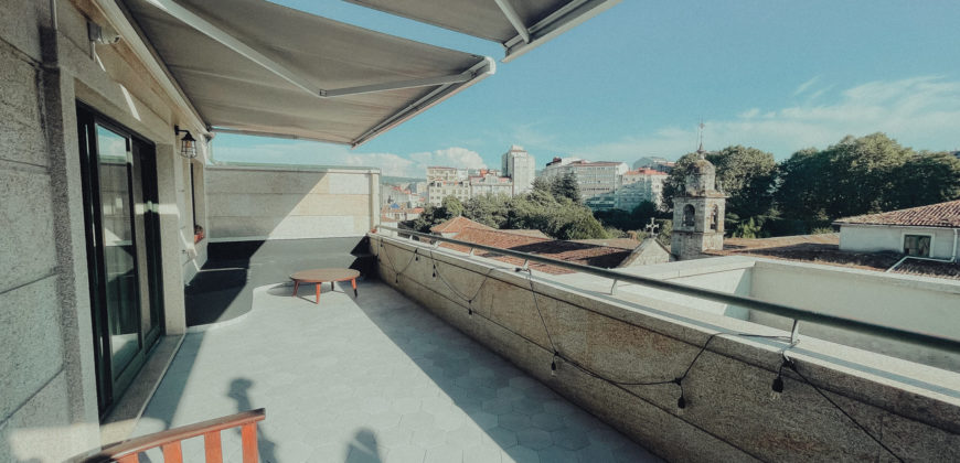 Se alquila piso de 2 habitaciones con terraza 30 m2 en Santa Clara – Pontevedra