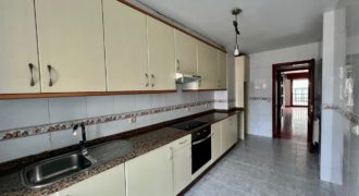 En venta piso de 3 habitaciones, 2 baños, garaje y trastero en zona Avenida de Vigo