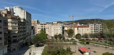 Se vende piso de 3 habitaciones para reformar en el centro de Pontevedra